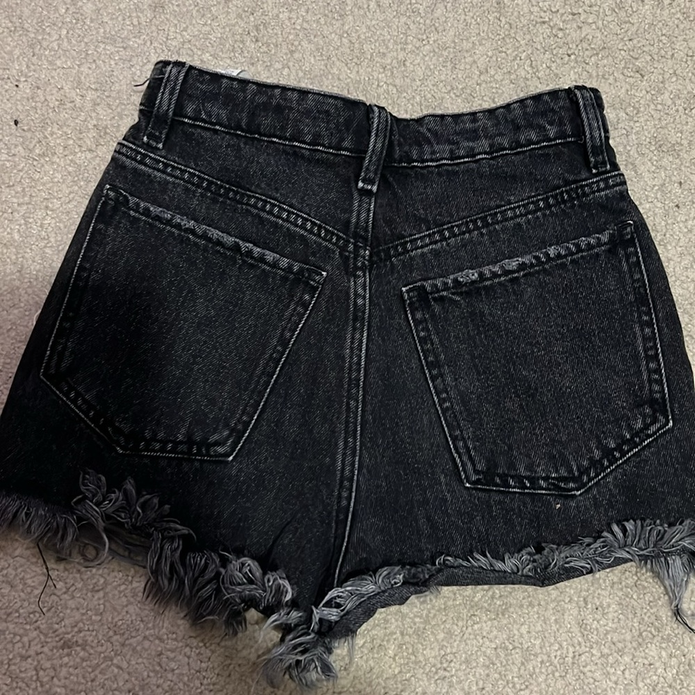 Shorts - Picture 2 of 3